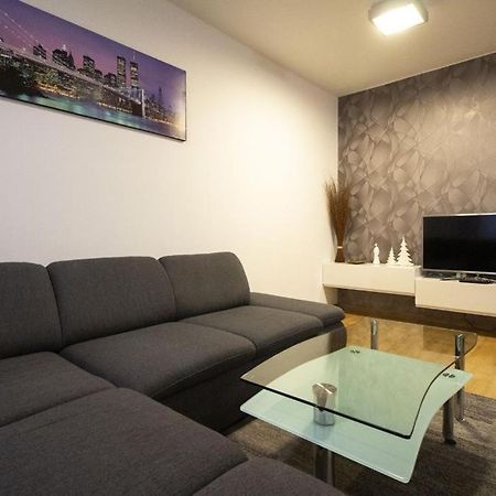 Apartman Adam Veľký Slavkov Exterior foto